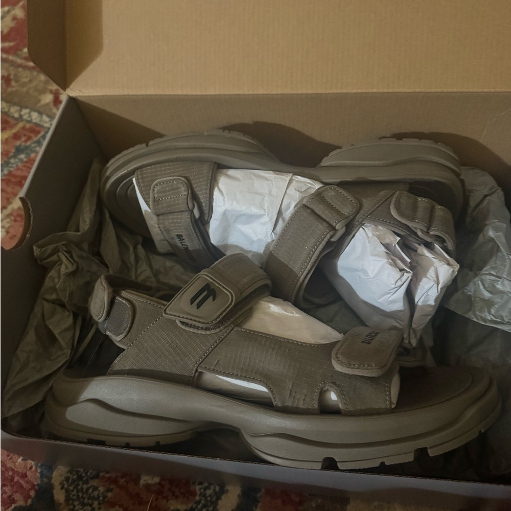 Balenciaga Men's Sandals in Gray